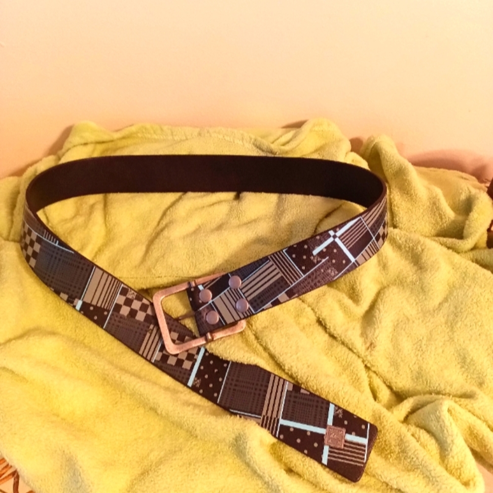 Quicksilver women's size 32 belt blue and black